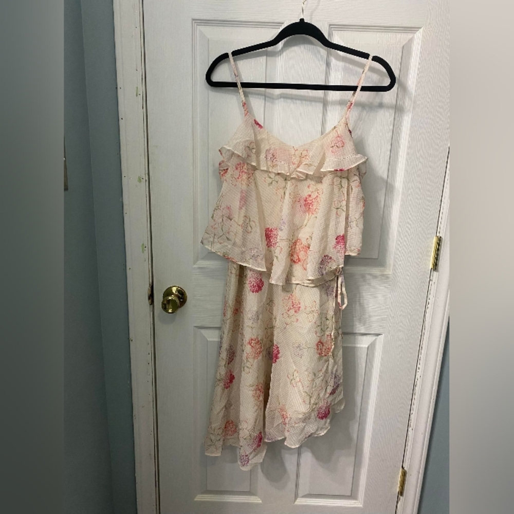 A new day floral dress adjustable spaghetti strap size medium NWT